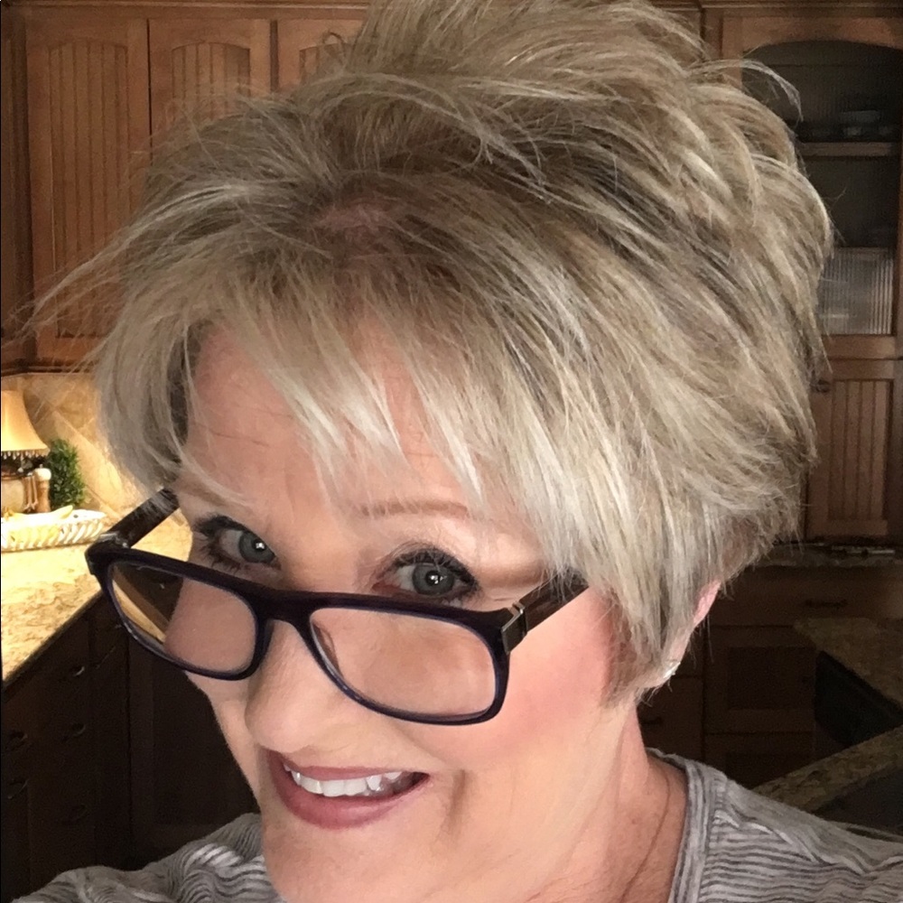 Meet your Posher, Jaynee